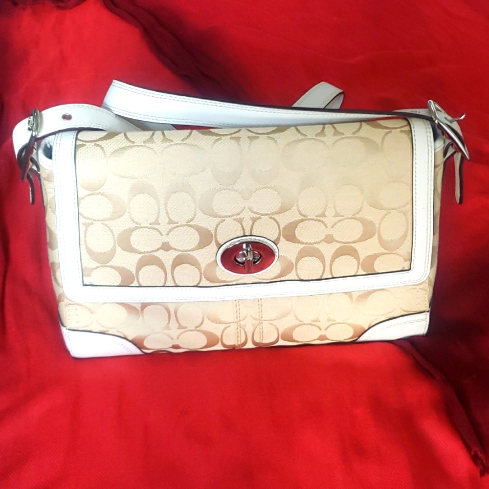 Coach Hamptons Signature Ivory Khaki Crossbody/shoulder bag